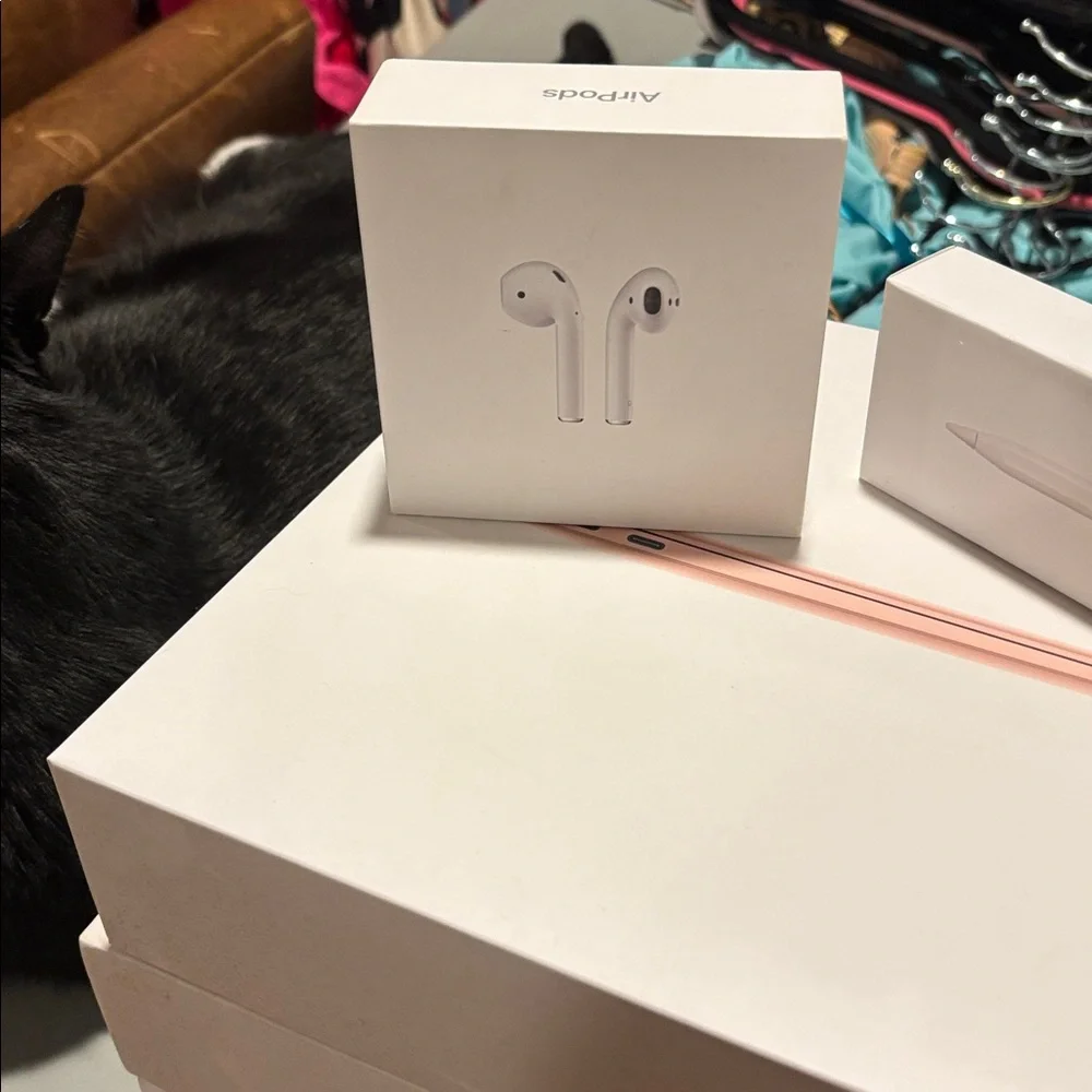 2 Apple iPhone, AirPods, iPad, iPad Air, 1 Pencil, 3MacBook Air 9 Empty Boxes.